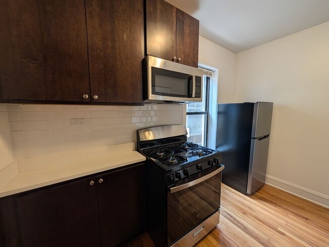 Building Photo - 2714 N Spaulding Ave