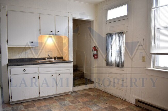 Foto del edificio - 208 E Sheridan St