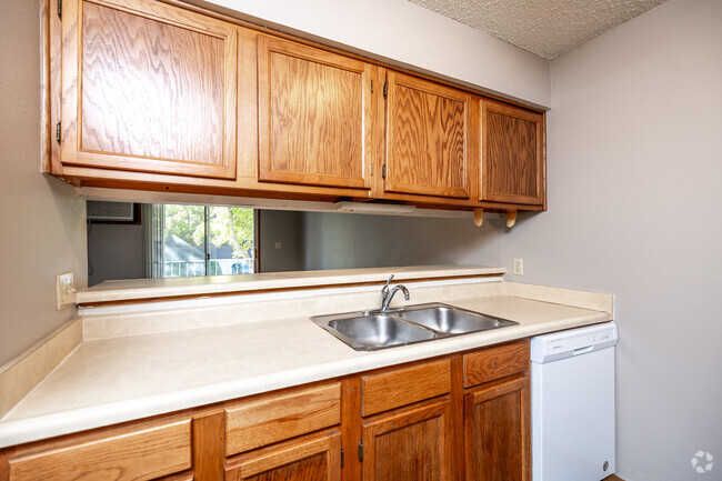 2BR, 1BA - 900 SF - Kitchen - 1006 Oakcrest Street Apartments