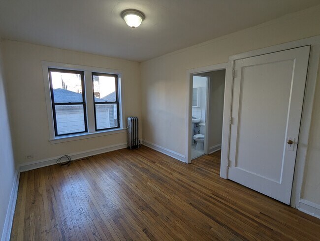 Building Photo - 3308 W Schubert Ave