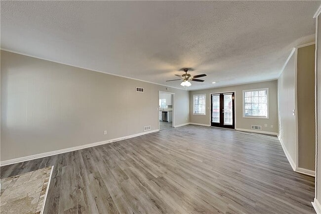 Foto del edificio - 220 Sabrina Ct