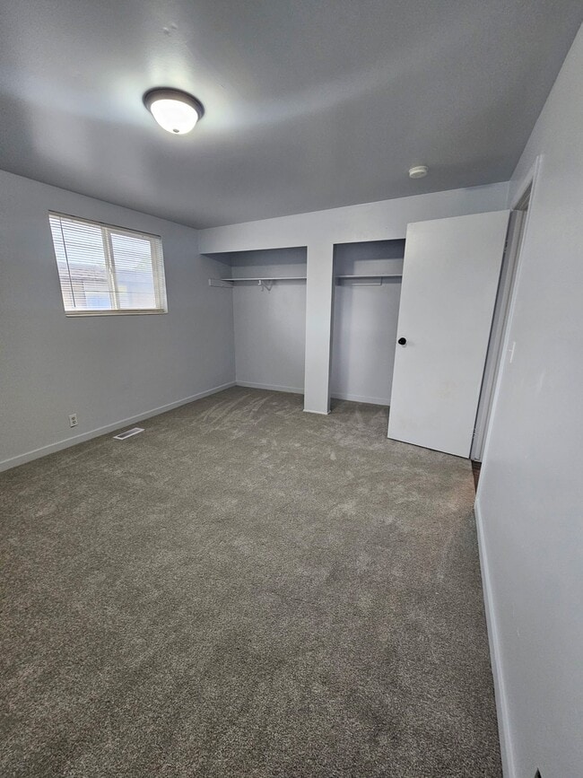 Foto del edificio - 741 Riverside Dr