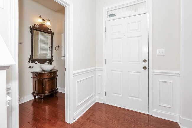 Building Photo - 10430 Carver Falls Rd