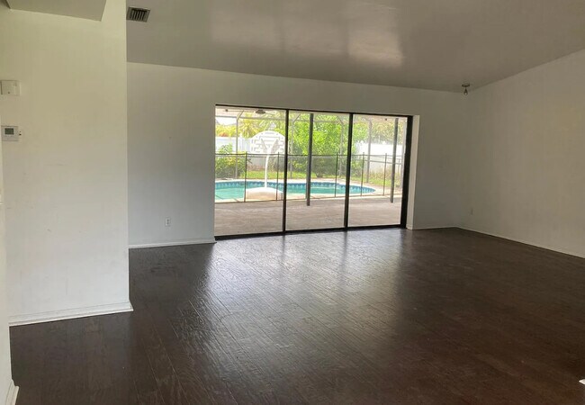 Foto del edificio - 313 SE 33rd St