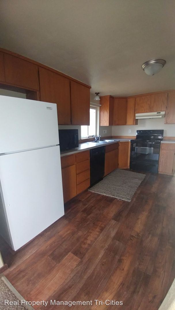 Building Photo - 2 br, 1 bath House - 1001 Babbs Av