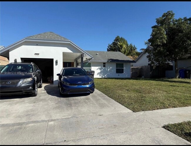 Building Photo - 7523 SW 7th Pl