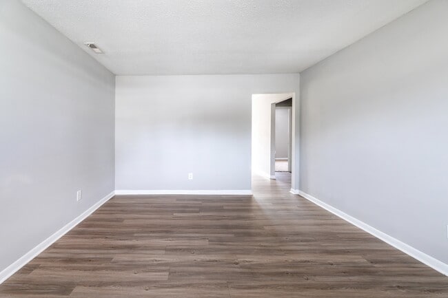 Building Photo - Lauradale