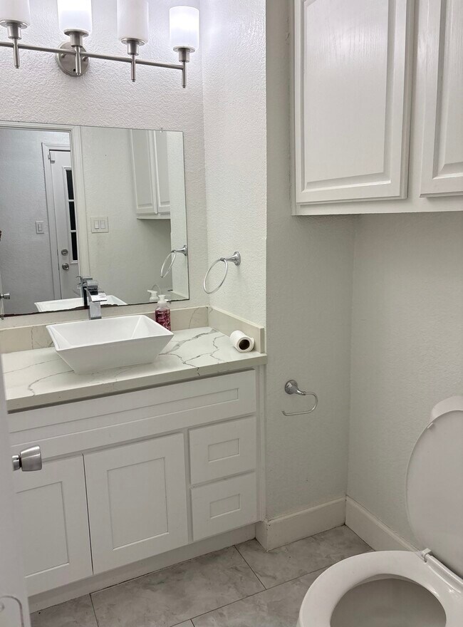 Foto del edificio - 2695 S Woodloch St
