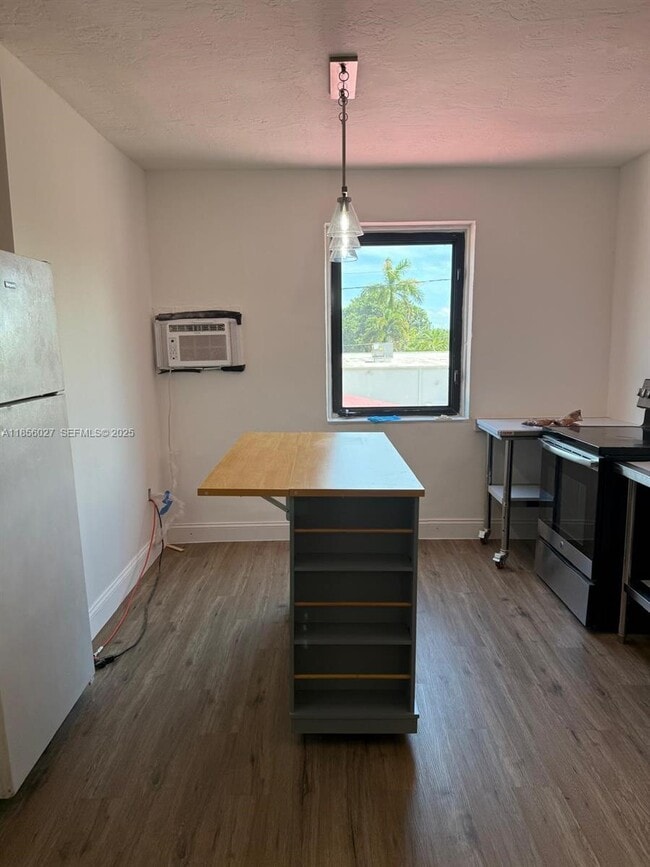 Foto del edificio - 1432 NE 163rd St