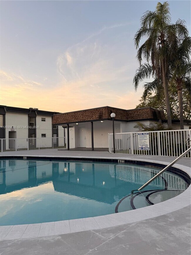 Building Photo - 7250 SW 94th Pl
