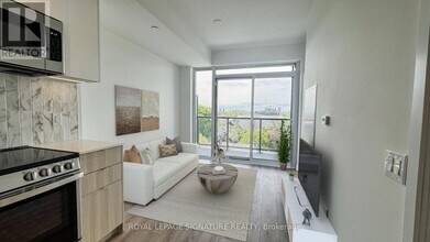 Building Photo - 500 Dupont St