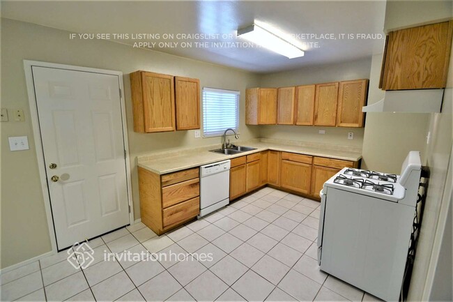 Building Photo - 3937 Fargo Way