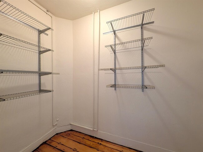 Foto del edificio - 61 Webster Ave