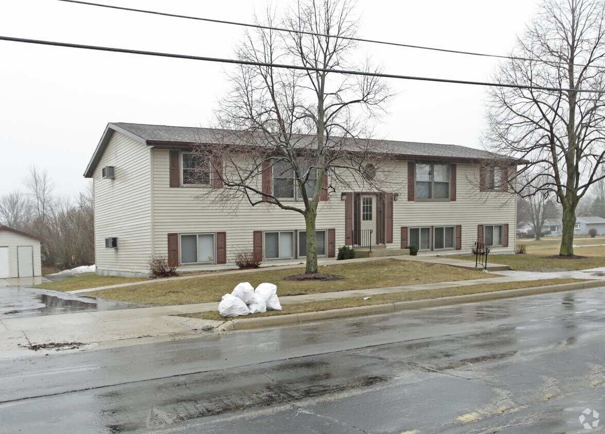 351 Main St, Belgium, WI 53004 Apartments in Belgium, WI