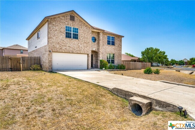 Building Photo - 300 Santolina Ln