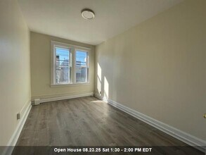 Building Photo - 310 Danforth Ave