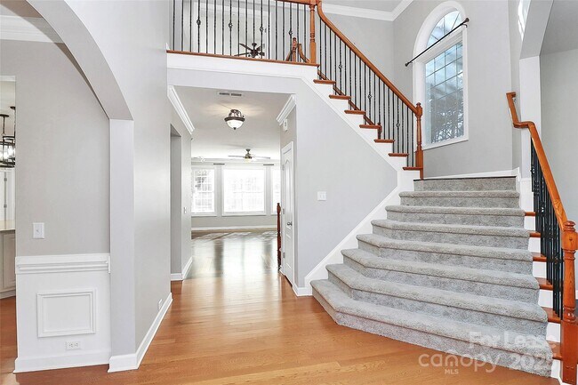 Foto del edificio - 9607 Royal Colony Dr