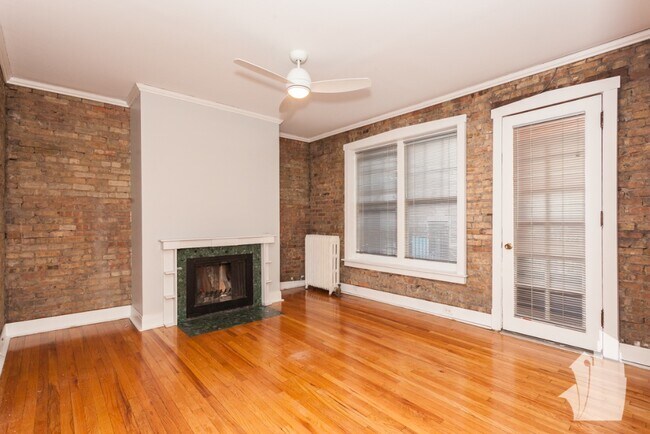 Building Photo - 3640 N Pine Grove Ave