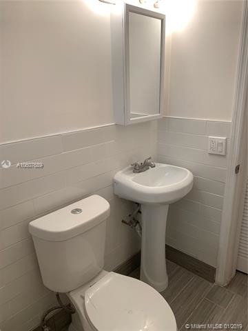 Foto del edificio - 13105 NE 6th Ave