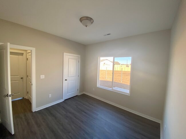 Foto del edificio - 3239 Cedar Downs St