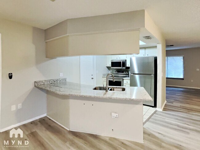 Foto del edificio - 8703 Briar Patch Dr