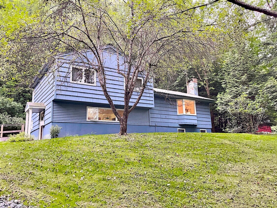 6 Barrett Rd, Hanover, NH 03755 House Rental in Hanover, NH