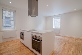 Building Photo - 2100 Rue du Fort
