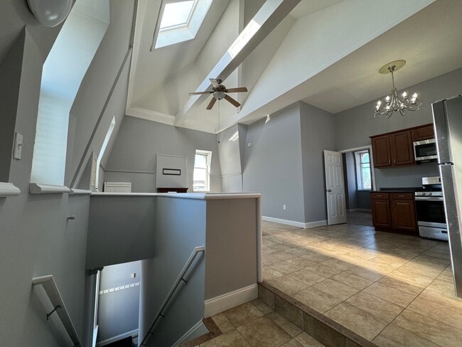 Building Photo - 245 Georgia St