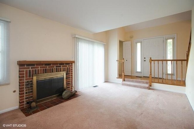 Building Photo - 2565 College Hill Cir