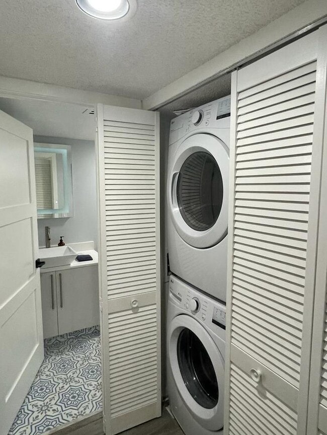 Building Photo - 7776 Trent Dr