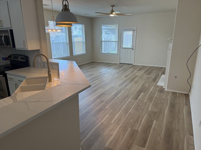 Building Photo - 8938 Headstall Dr