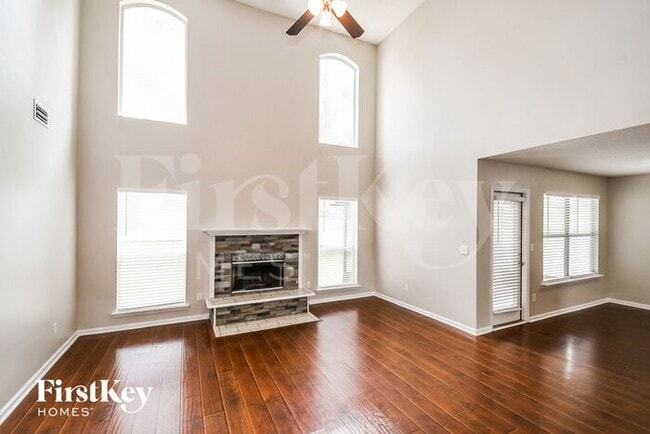 Building Photo - 2921 Ravine Hill Dr
