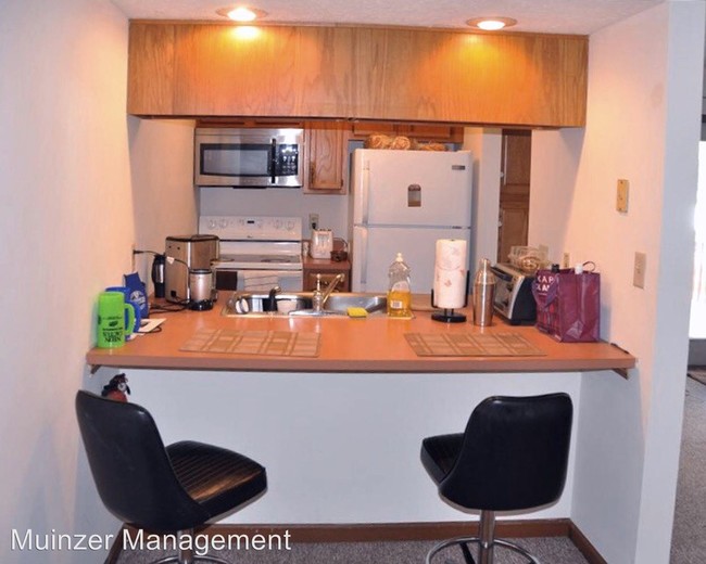 Foto del edificio - 3 br, 1 bath Room For Rent - 422 Vine Street