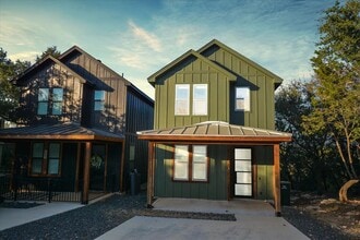 Building Photo - 294 Shady Bluff Dr