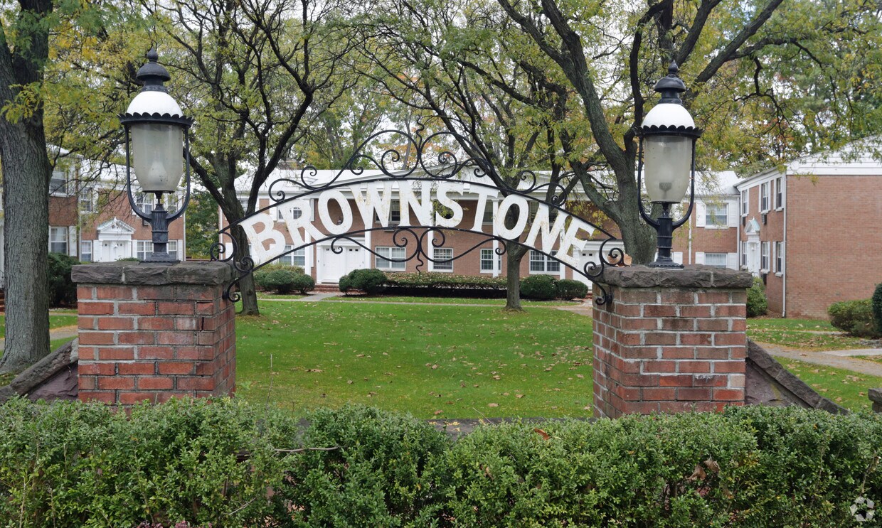 Brownstone and Main Union Apartments Apartments in Little Falls, NJ