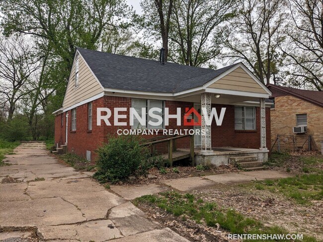 Foto del edificio - Renovated 5 Bedroom / 2 Bath - Move In