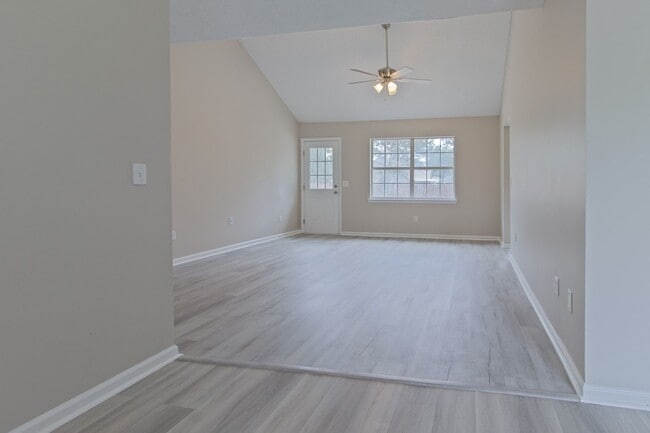 Building Photo - 52 Pheasant Way