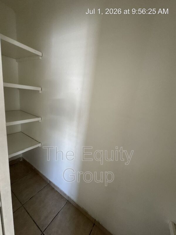 Foto del edificio - 116 W Murray Ave