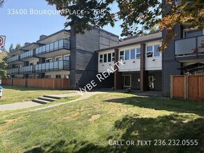 Building Photo - 33400 Bourquin Pl