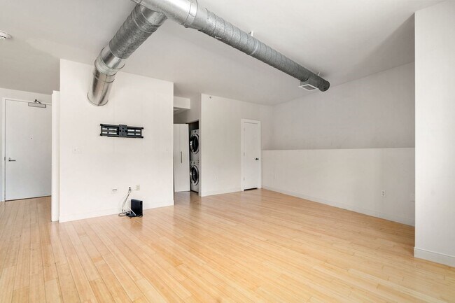 Foto del edificio - 245 Heath St