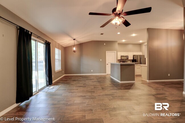 Foto del edificio - 15307 Hearthstone Dr