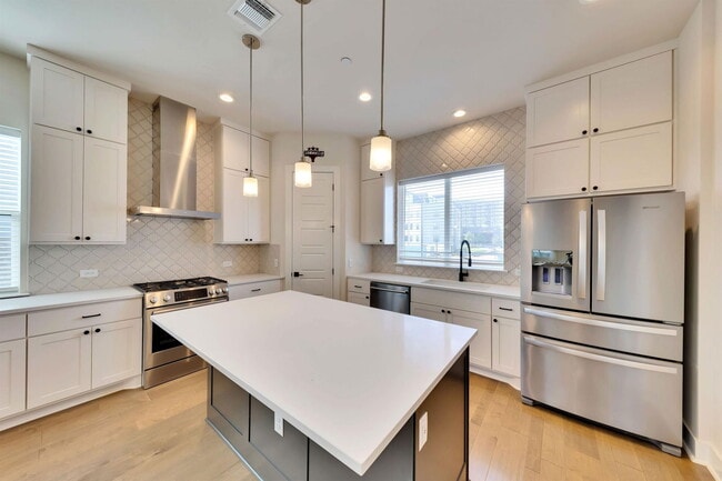 Building Photo - 4500 Freedom Dr