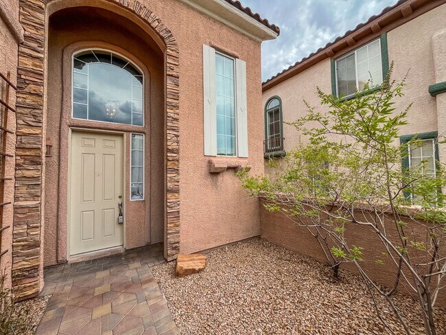 Building Photo - BEAUTIFUL 3 BEDS 2.5 BATHS 2 STORY HOME IN...