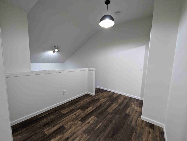 Foto del edificio - 320-322 N Carver St