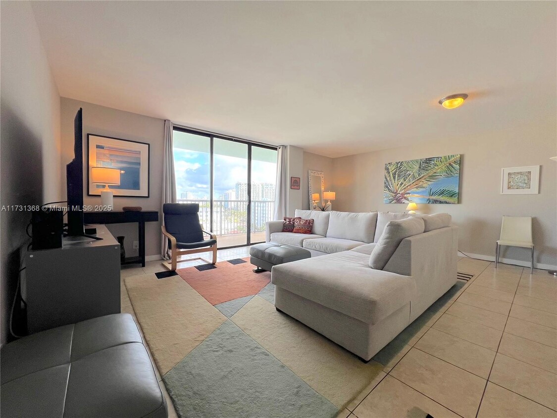 Foto principal - 1800 Collins Ave