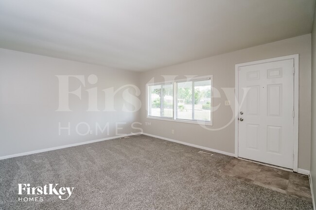 Building Photo - 4315 Standish Dr