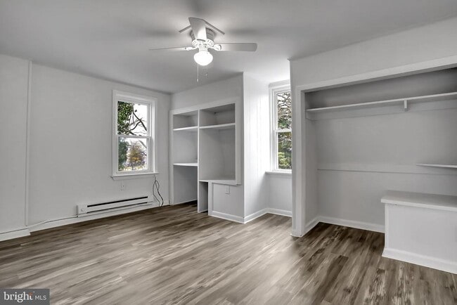 Foto del edificio - 655 S Potomac St