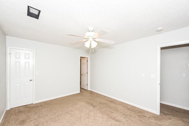 Building Photo - 205 E Waverly Pl Ct