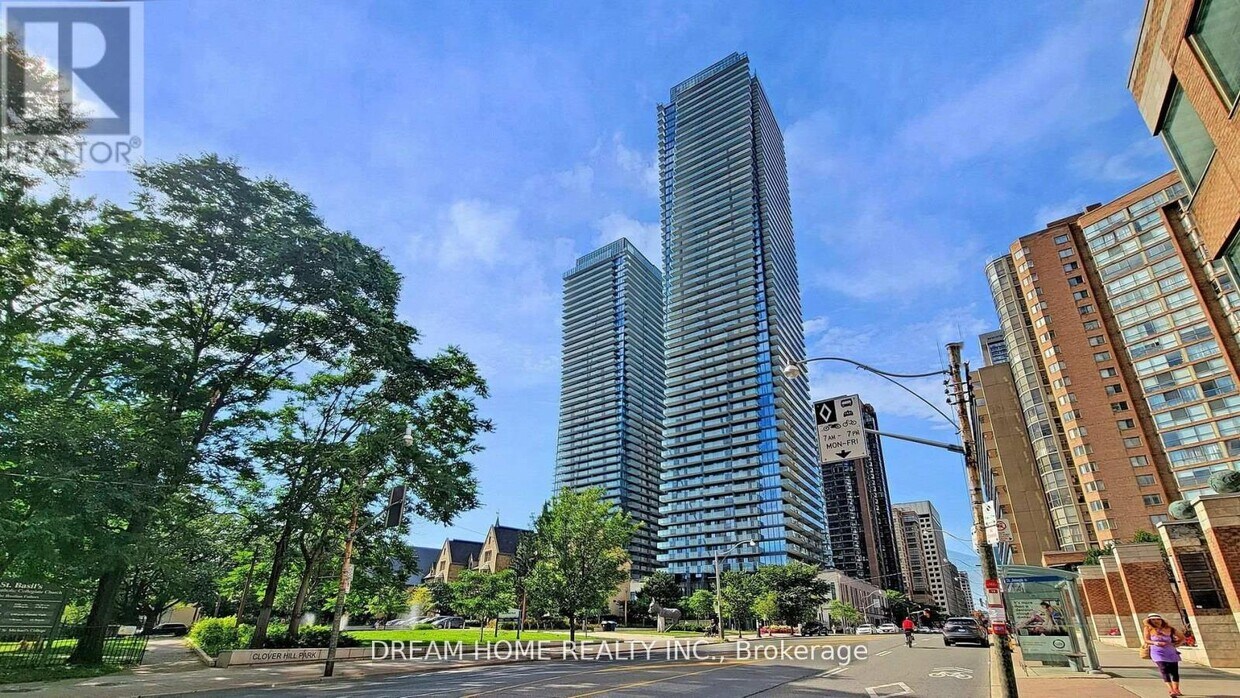 Photo principale - 1080-1080 Bay St.