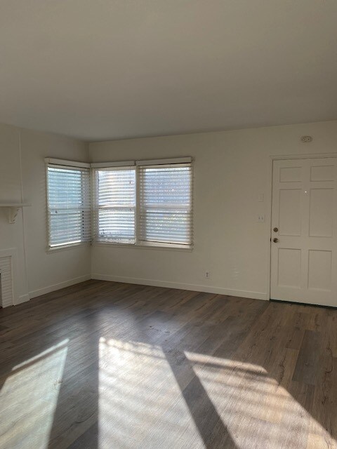 Building Photo - 2920 Pacific Ave